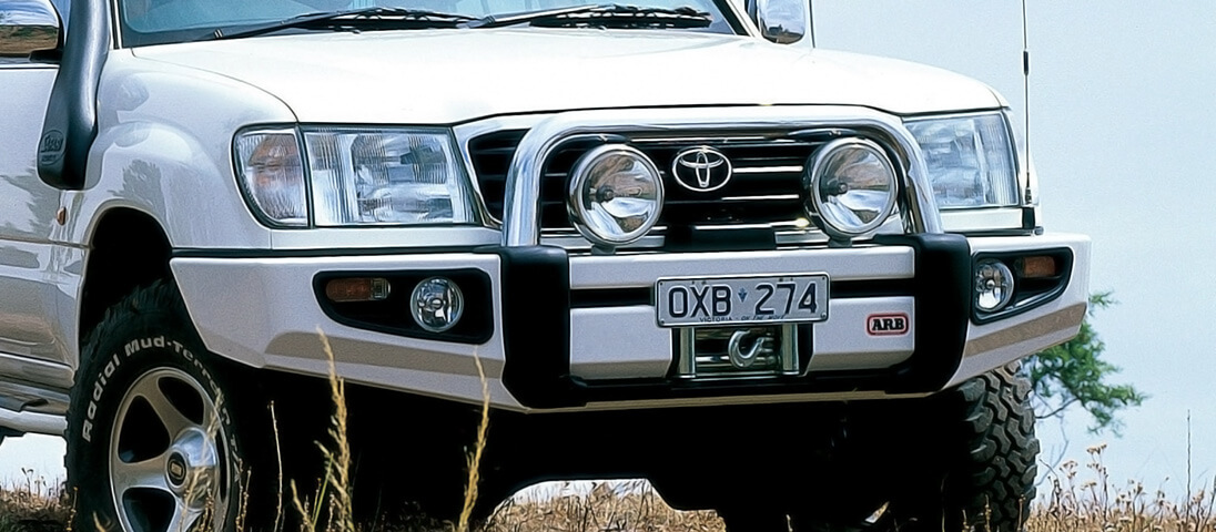 Genuine toyota landcruiser 100 deals series bull bar