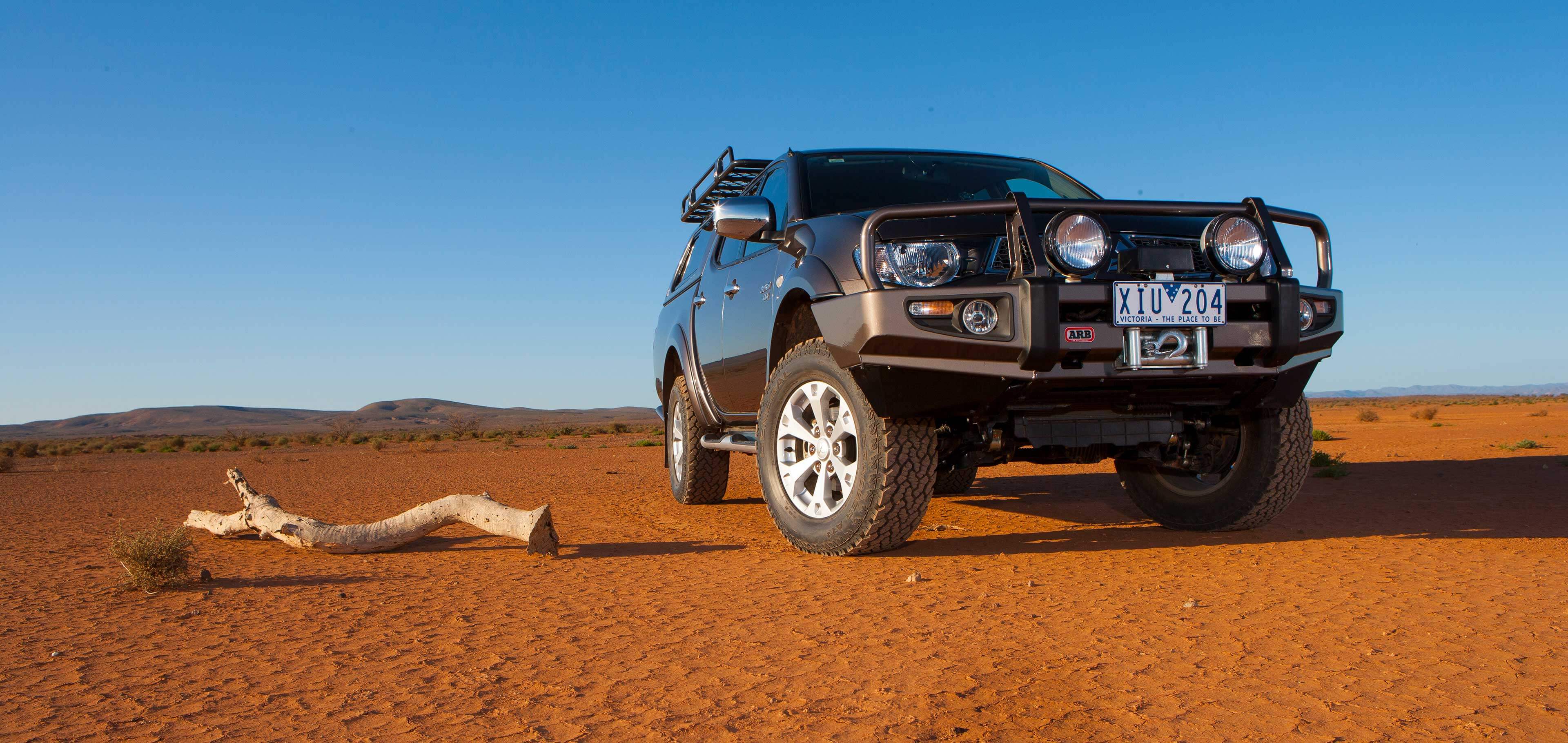 Windabweiser Motorhaube Mitsubishi L200 V1 schwarz